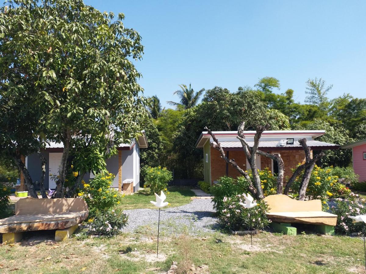 Baan Hin Sai Suay Hotel Nong Sarai Ngoại thất bức ảnh