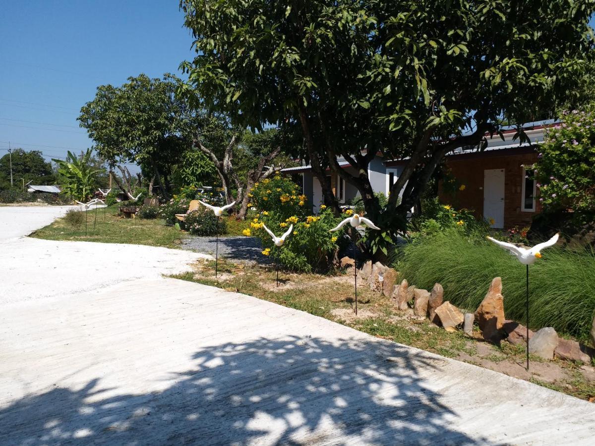 Baan Hin Sai Suay Hotel Nong Sarai Ngoại thất bức ảnh